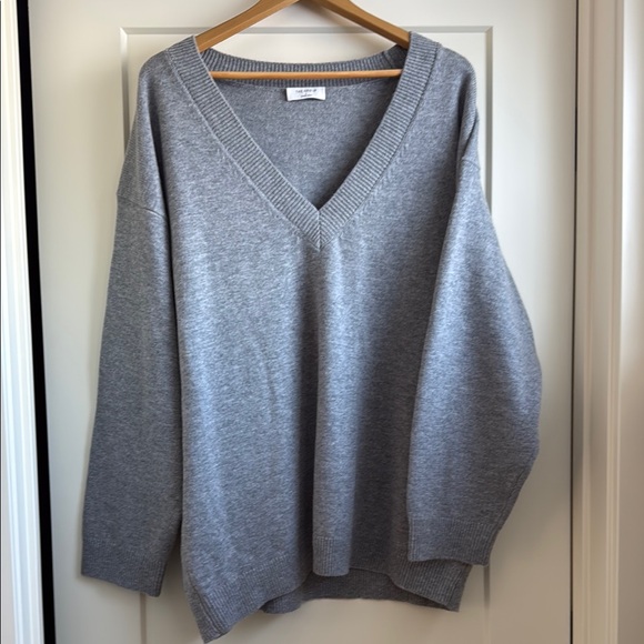 Aritzia Sweaters - Brand New Aritzia - The Group Gray V-Neck Women's oversized Sweater
